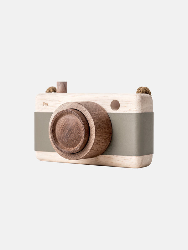 Wooden Camera Fern Fond Green